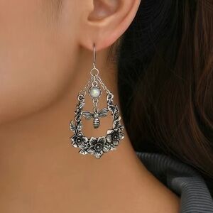 Flowers & Bees Drop Earrings BRAND NEW